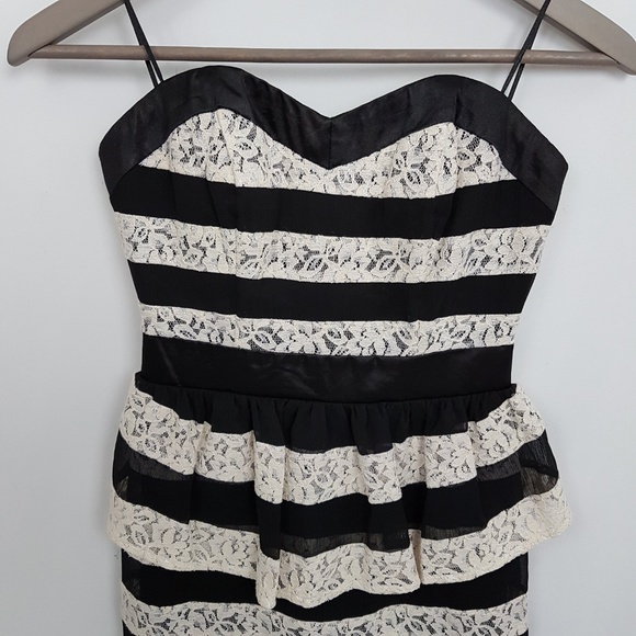 Guess Strapless Stripe Peplum Mini Dress size 1 - Picture 2 of 7